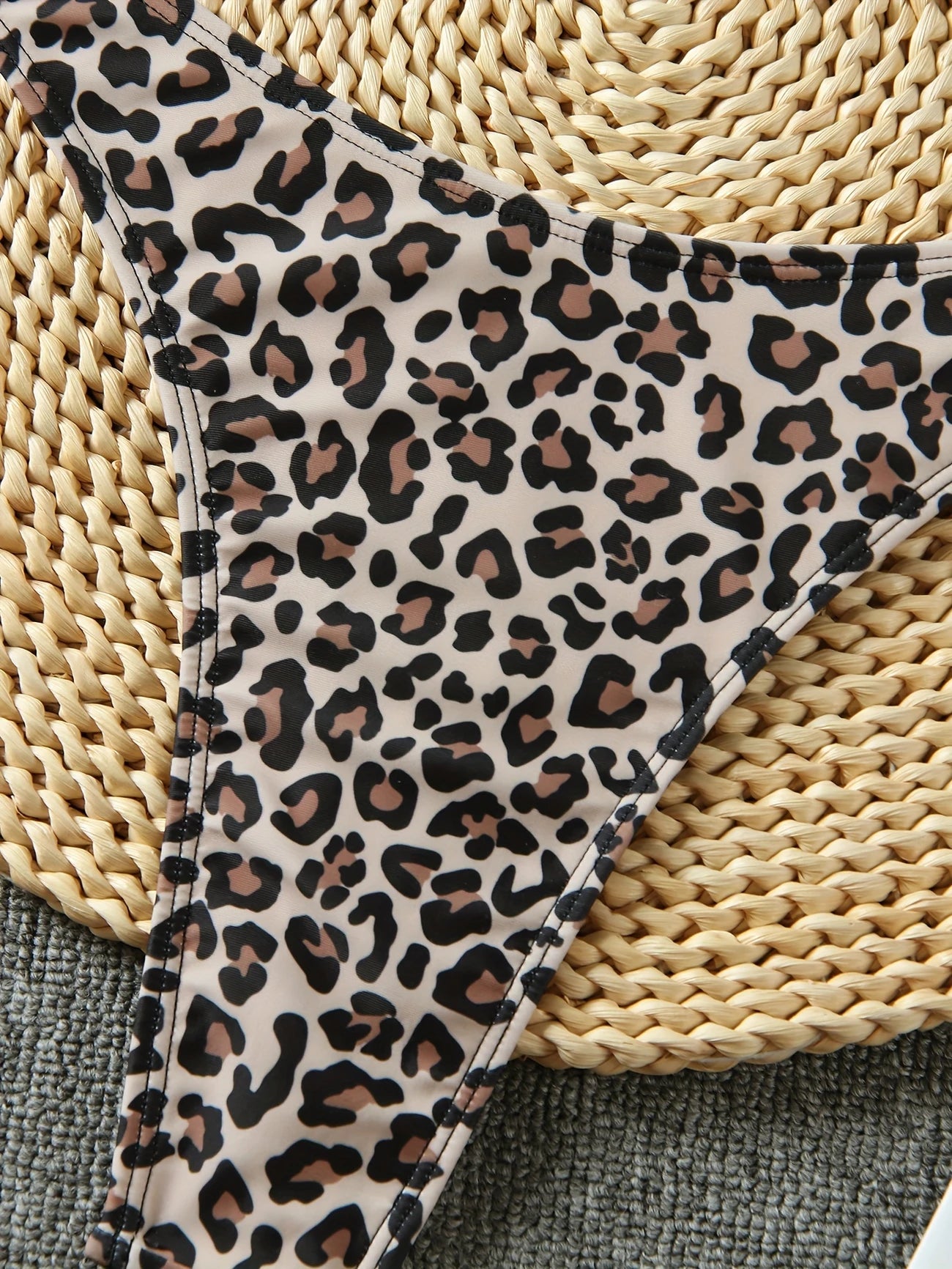 Haut de Bikini Femme Triangle – Imprimé Léopard, Style Sauvage & Bretelles à Nouer
