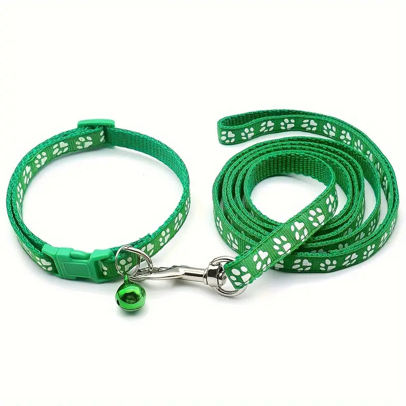 Ensemble Collier et Laisse pour Chat – Réglable avec Clochette, Motif Patte, Multicolore