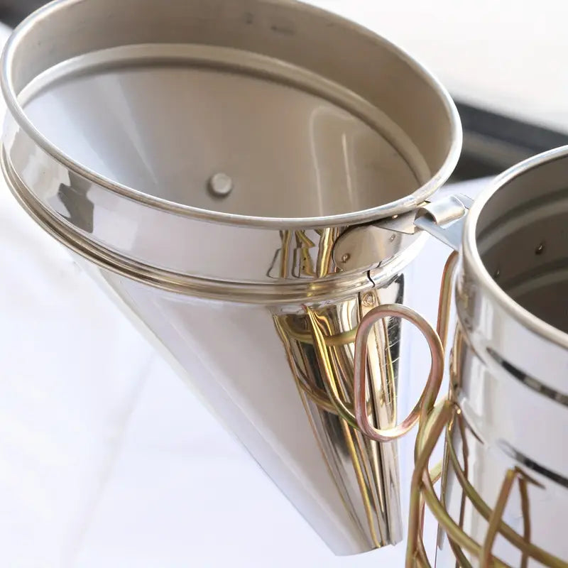 Enfumoir Apiculture Professionnel – Inox Résistant avec Protection Thermique pour Apiculteurs