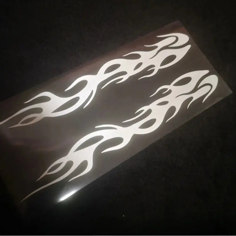 Autocollant Voiture Flammes Rouges – Sticker Décoratif Sport Tuning Universel