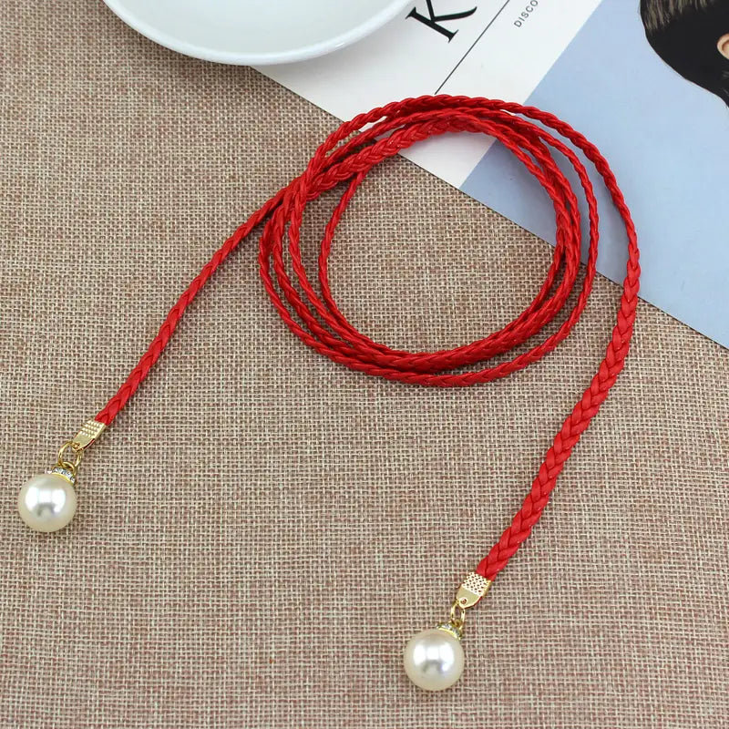 Ceinture femme fine tressée rouge avec perles – Accessoire chic et élégant