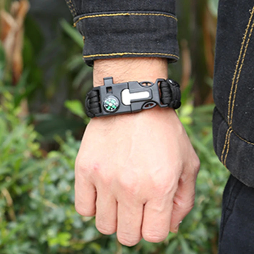 Bracelet de Survie Paracorde 5 en 1 – Boussole, Sifflet, Pierre à Feu & Couteau