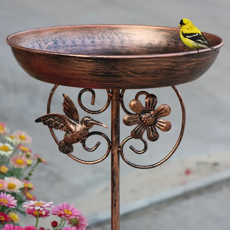 Bain d’Oiseaux de Jardin en Métal Antique – Abreuvoir Décoratif sur Pied avec Motifs Fleur et Colibri | Soins des Oiseaux et de la Faune