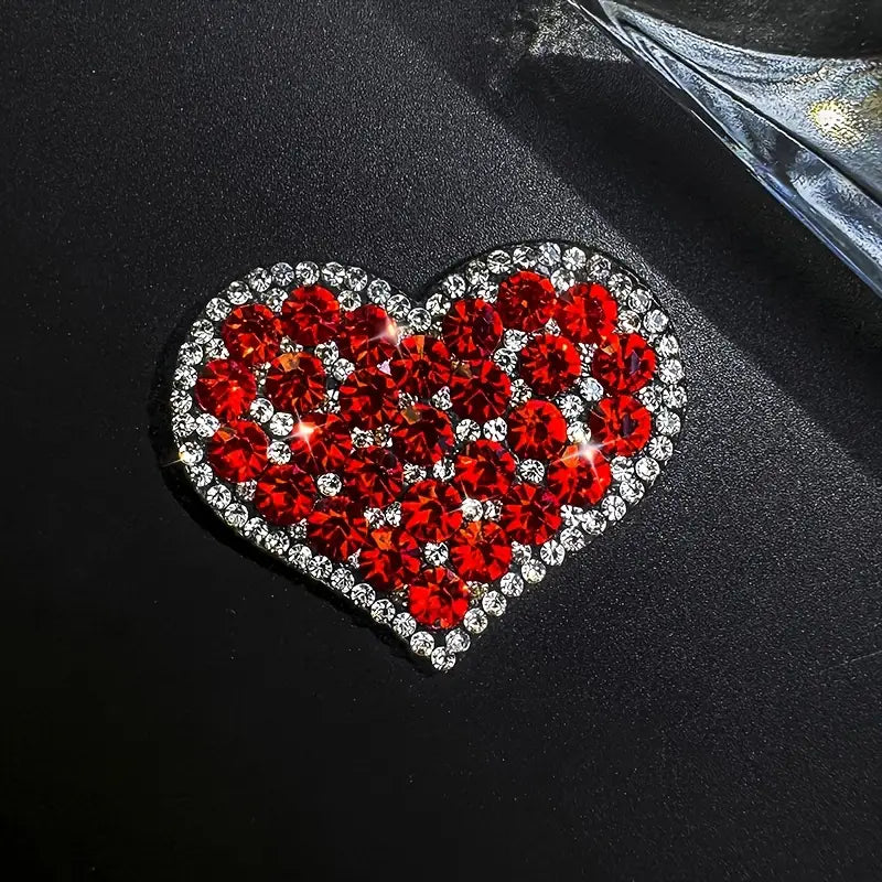 Broche cœur strass rouges et cristaux brillants – Pin’s élégant femme pour tenue chic et soirée