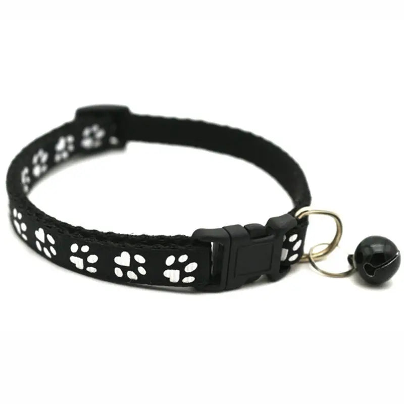 Collier pour Chat avec Clochette – Réglable, Sécurisé et Confortable, Motif Pattes Rouges
