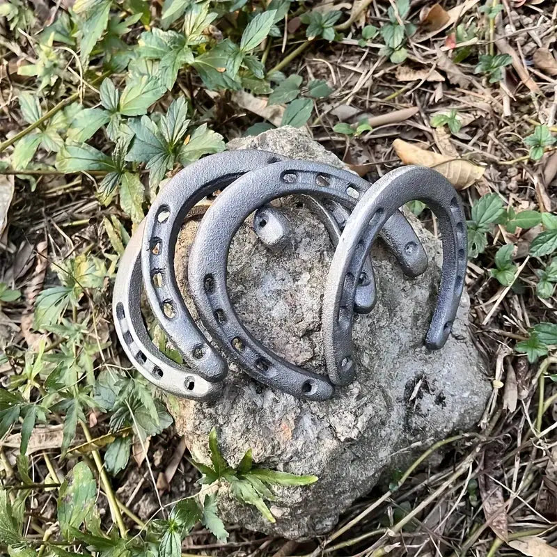 Fer à Cheval Décoratif en Fonte – Accessoire Équestre et Porte-Bonheur Rustique