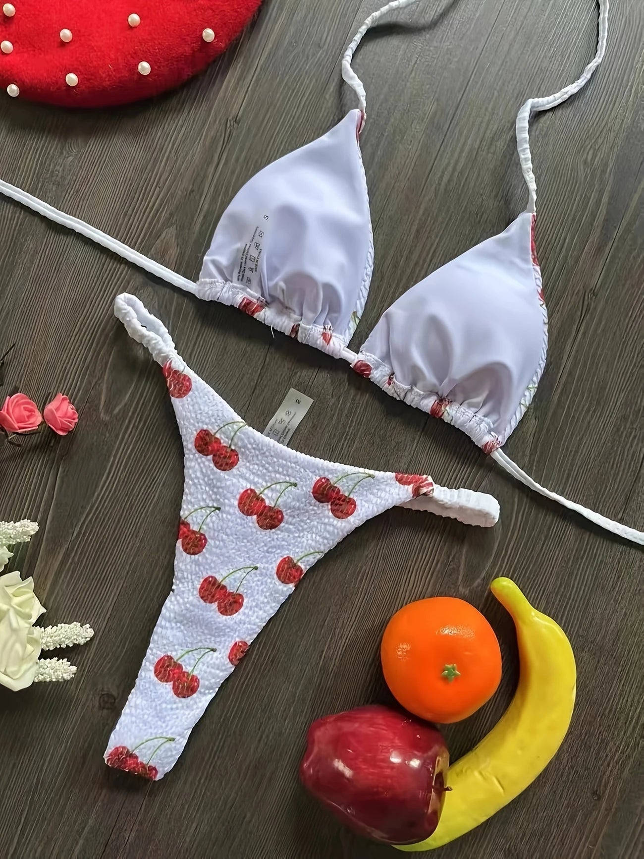 Ensemble Bikini Triangle Imprimé Cerises – Coupe Sexy & Tissu Nid d’Abeille