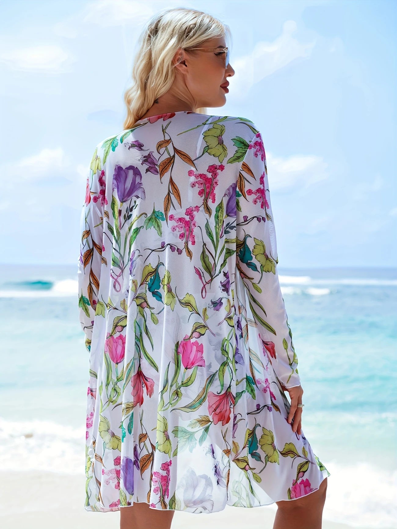 Ensemble de Plage Femme à Motif Floral avec Cardigan Transparent – Maillot de Bain à Haut et Short Élégant