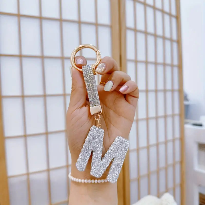 Porte-clés femme lettre initiale strass – Breloque brillante élégante et personnalisée