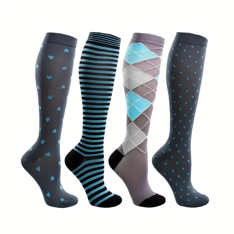 Lot de 4 paires de chaussettes hautes homme – Motifs rayures et cœurs, style fantaisie noir et blanc