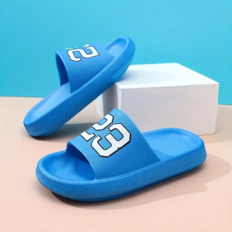 Sandales et pantoufles garçon – Claquettes noires sport avec imprimé chiffre 23 tendance et confortable