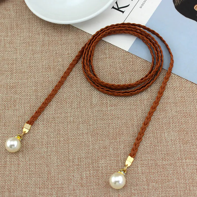 Ceinture femme fine tressée rouge avec perles – Accessoire chic et élégant