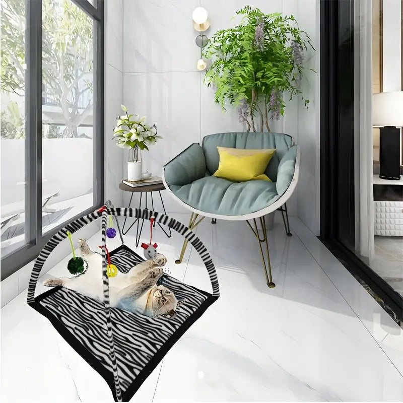 Tapis de Jeu pour Chat avec Arches et Jouets Suspendus – Aire d’Éveil Tigrée pour Divertissement et Repos