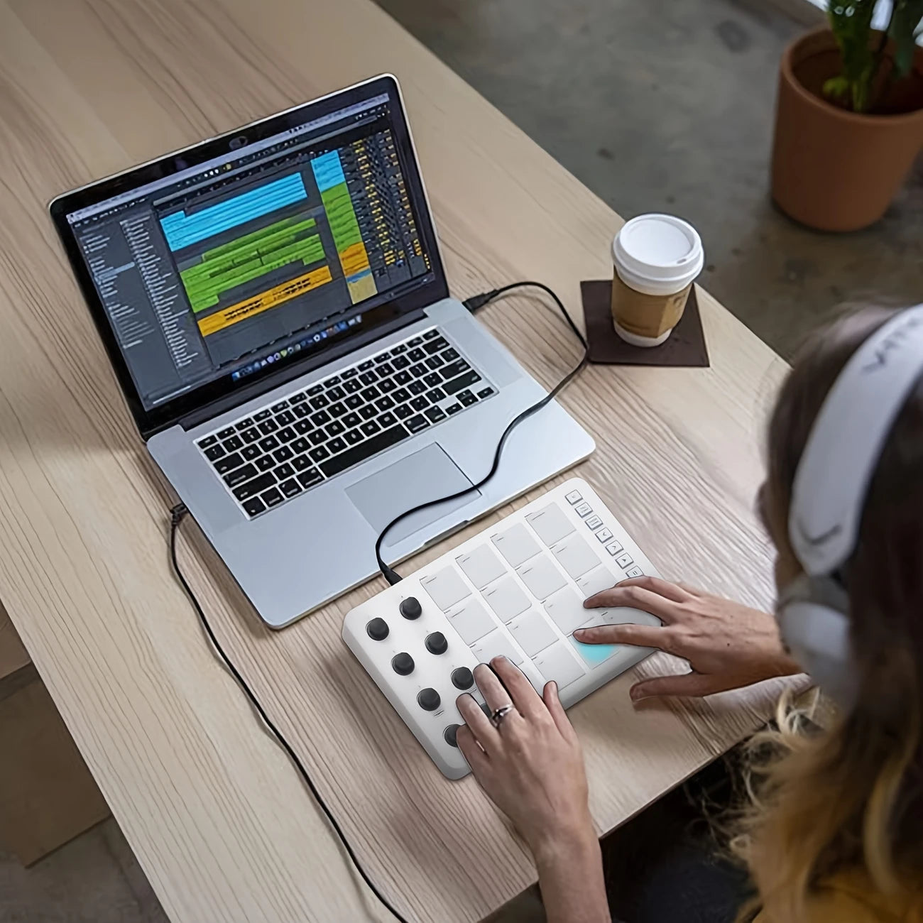Contrôleur MIDI à pads 16 touches – Interface USB compacte pour beatmakers et producteurs