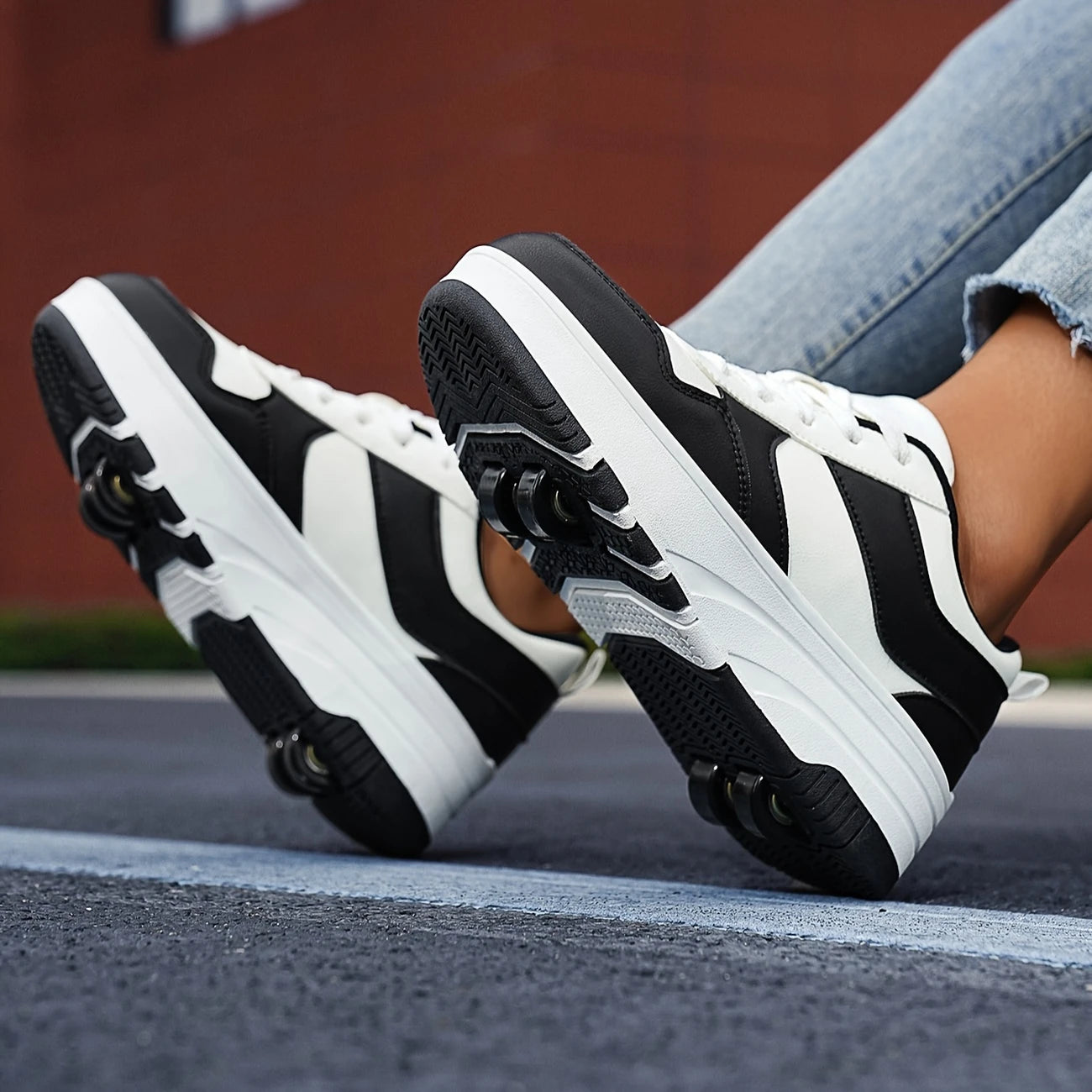 Chaussures à Roulettes Enfant – Baskets à Roues Rétractables Rose et Noir, Sport, Glisse et Fun au Quotidien