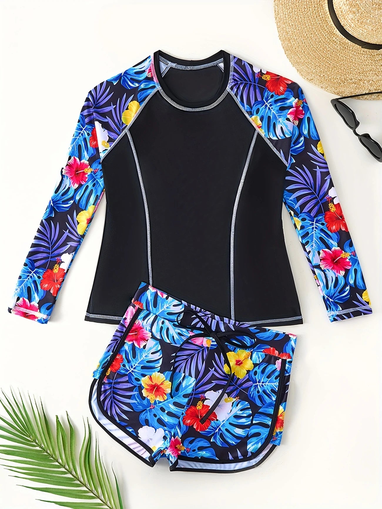 Maillot de Bain Rashguard Femme – Ensemble 2 Pièces à Manches Longues et Short Fleuri Tropical