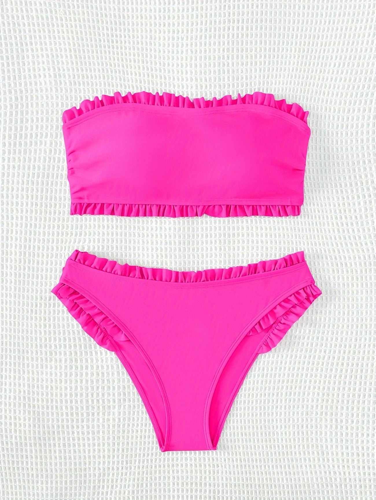 Bikini bandeau à volants taille haute – Élégance minimaliste pour vos journées plage