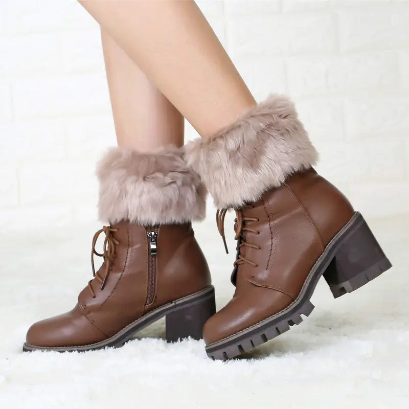 Manchons fourrure blanche pour bottes fille – Accessoire hiver chaud et élégant