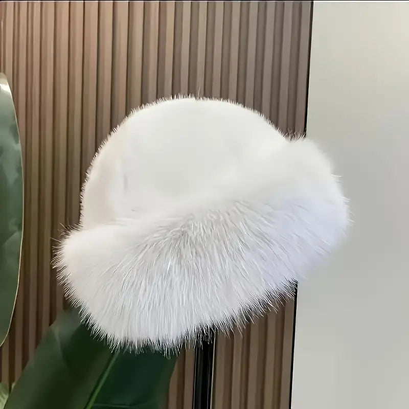 Chapeau femme hiver blanc en fausse fourrure – Élégance chic et chaleur assurée