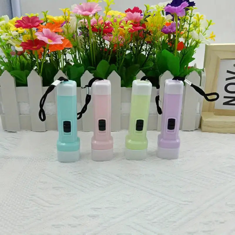 Mini Lampes de Poche LED Colorées – Format Compact avec Dragonne, Idéal pour Enfants, Camping ou Usage Quotidien – Collection Lampes de Poche