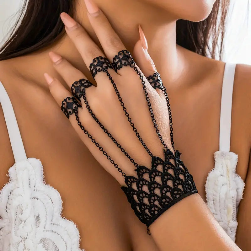 Bracelet gothique dentelle noire avec chaînes – Accessoire de costume élégant et mystérieux pour femme