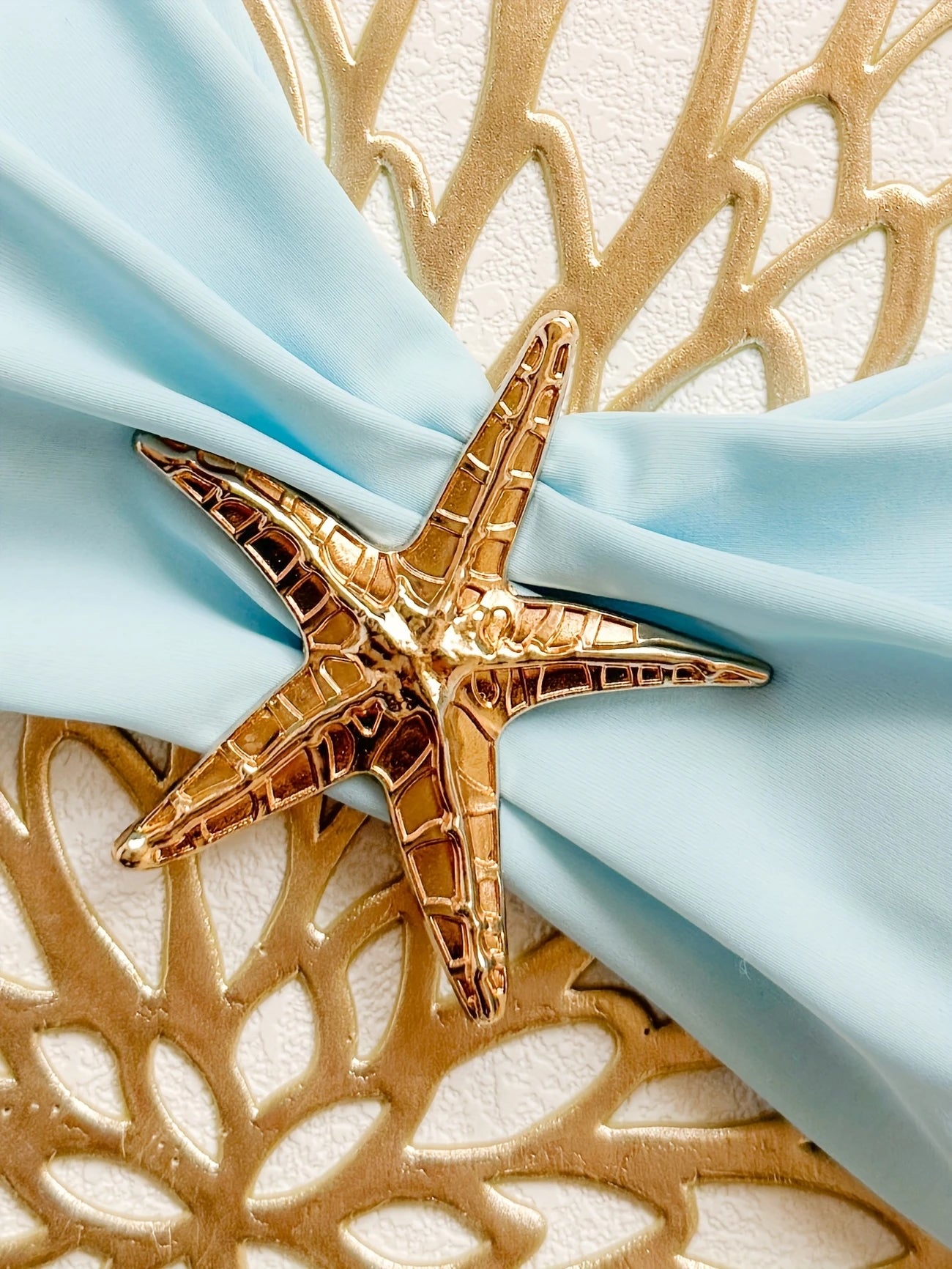 Haut de Bikini Femme Bandeau Bleu – Bijou Étoile de Mer Dorée, Élégance Bord de Mer