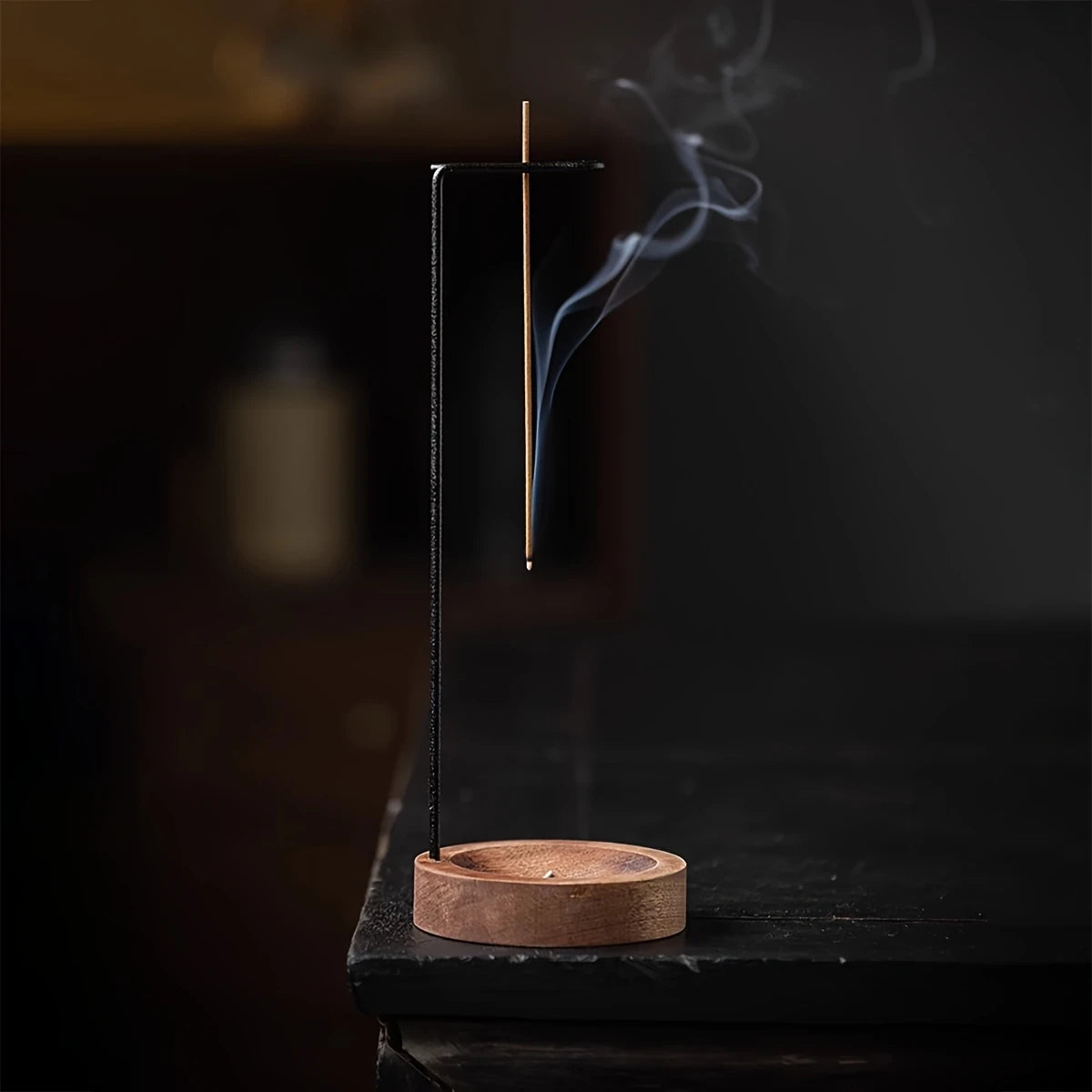 Porte-encens suspendu minimaliste en bois et métal – Support vertical zen pour bâtonnets d’encens