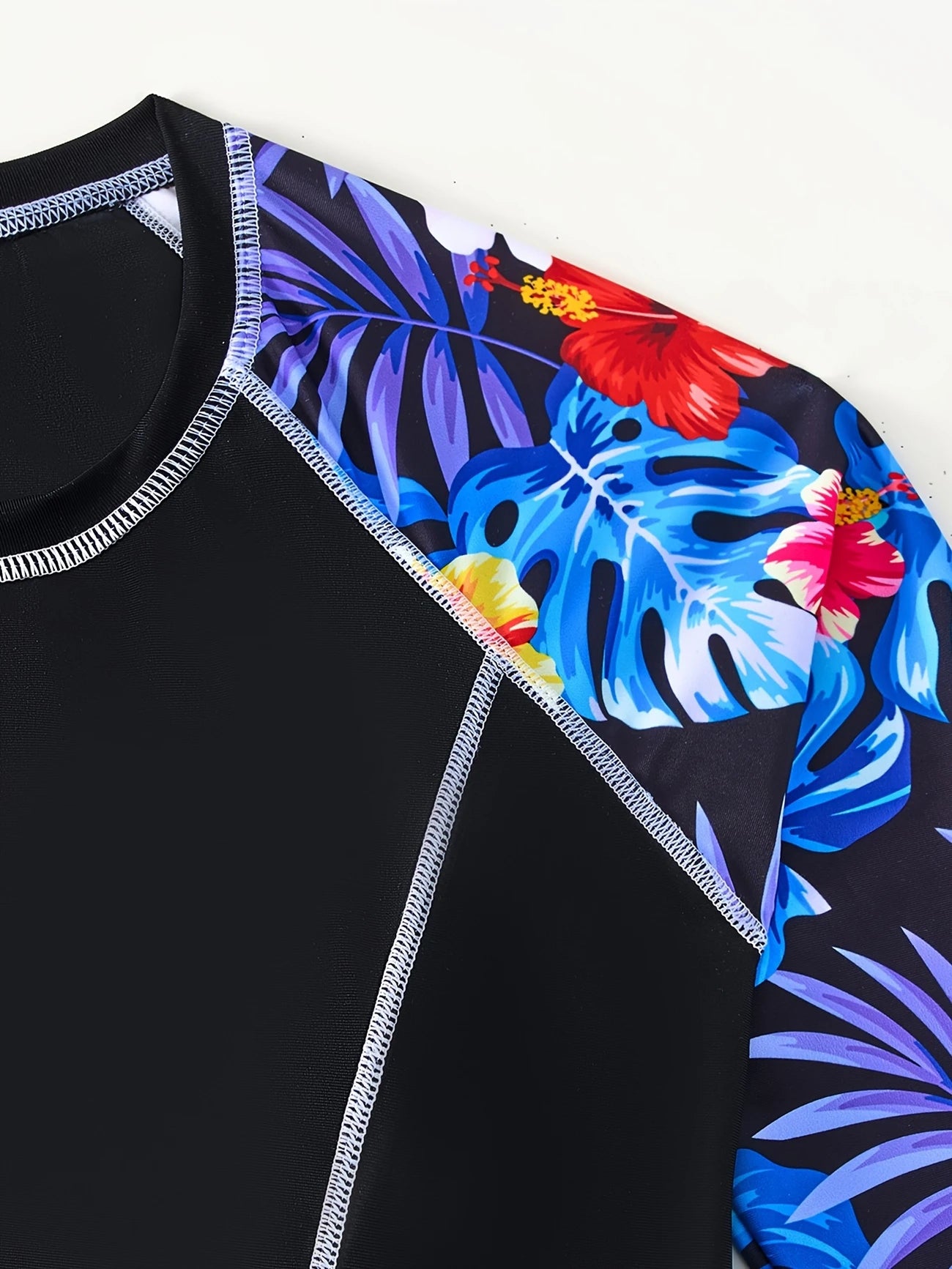 Maillot de Bain Rashguard Femme – Ensemble 2 Pièces à Manches Longues et Short Fleuri Tropical