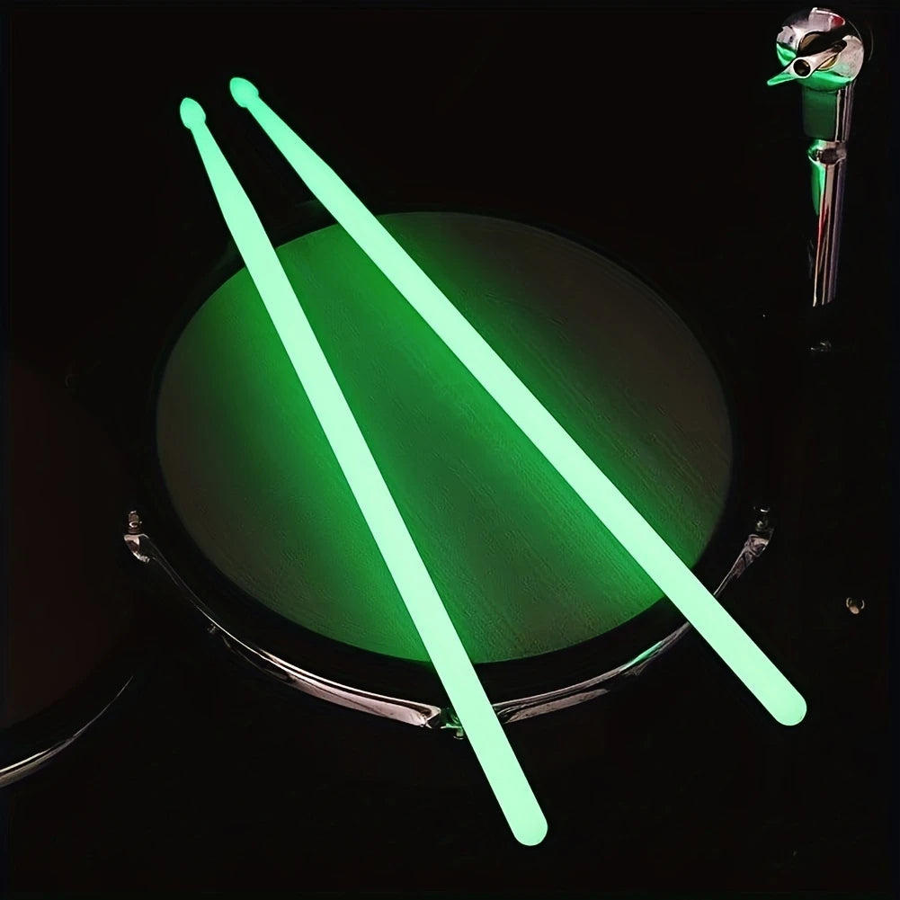 Baguettes de Batterie Fluorescentes – Paire Lumineuse Glow-in-the-Dark, Légères et Résistantes pour Concerts & Entraînement