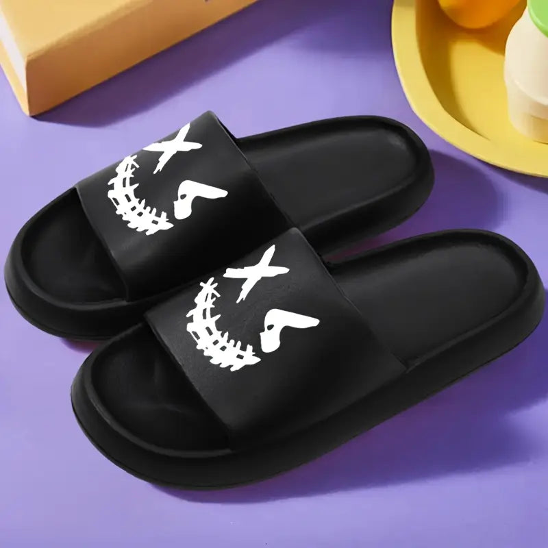 Sandales et pantoufles garçon – Claquettes blanches confort avec imprimé doré tendance