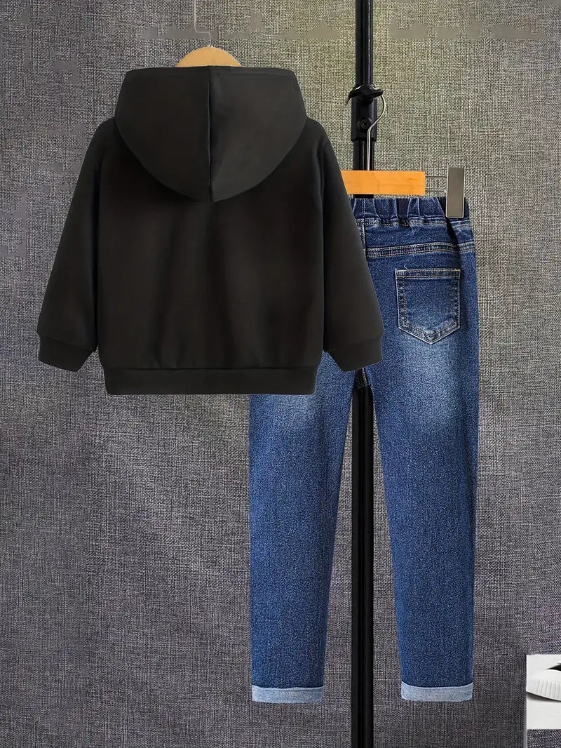 Ensemble Garçon Décontracté – Sweat à Capuche Noir et Jean Classique Bleu