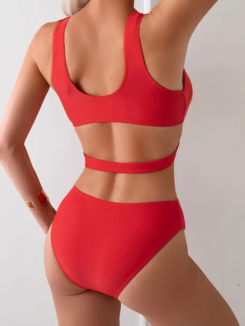 Maillot de bain une pièce ajouré avec anneau central – Élégance sexy pour l’été