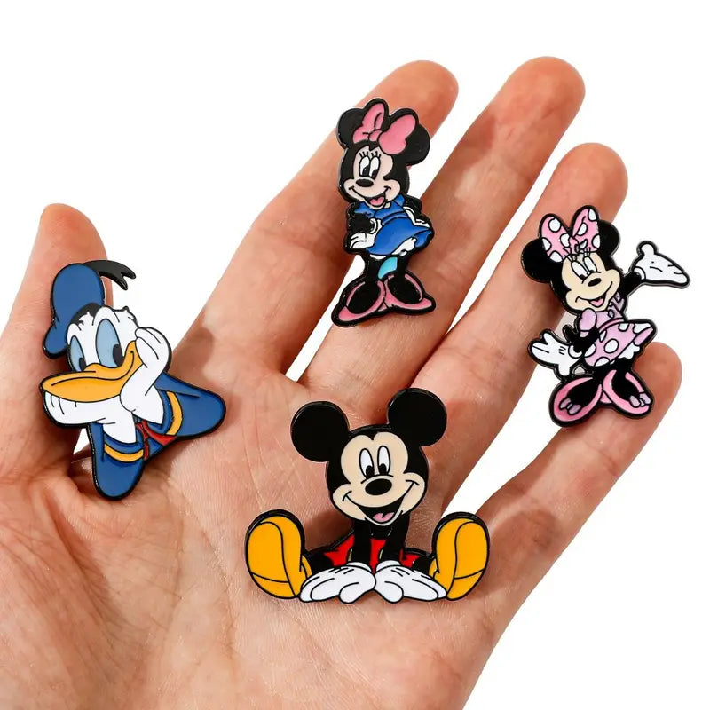 Lot de Broches Enfant Disney – 8 ou 16 Pièces Personnages Célèbres, Accessoires Fantaisie pour Sac, Vêtements et Collection