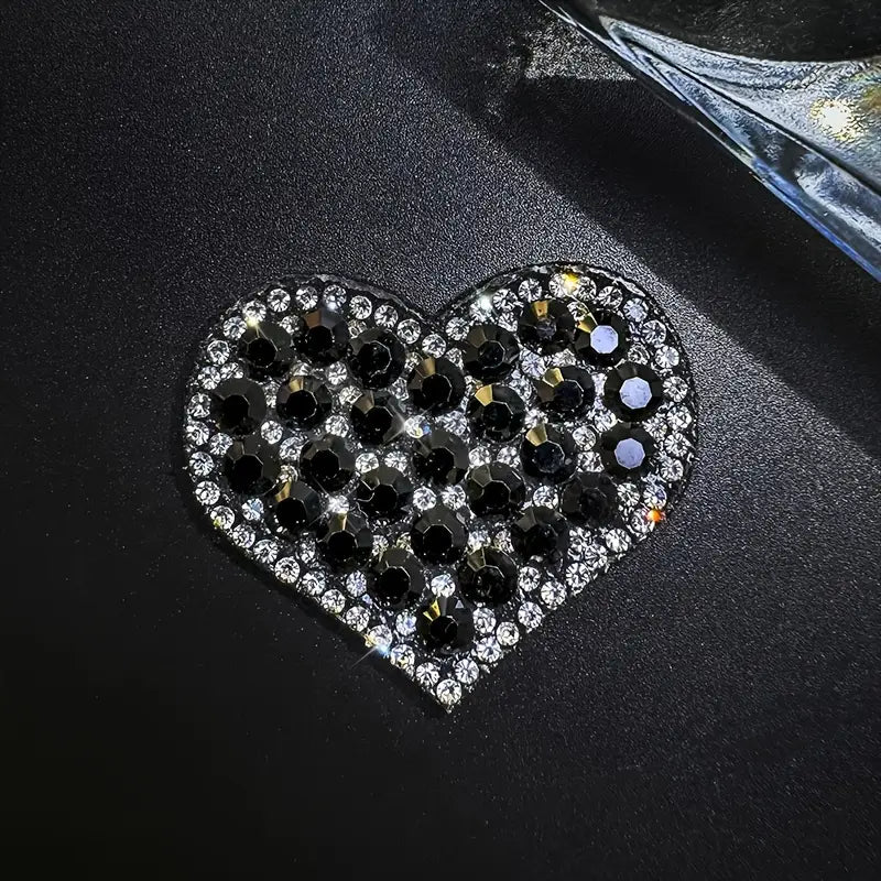 Broche cœur strass rouges et cristaux brillants – Pin’s élégant femme pour tenue chic et soirée