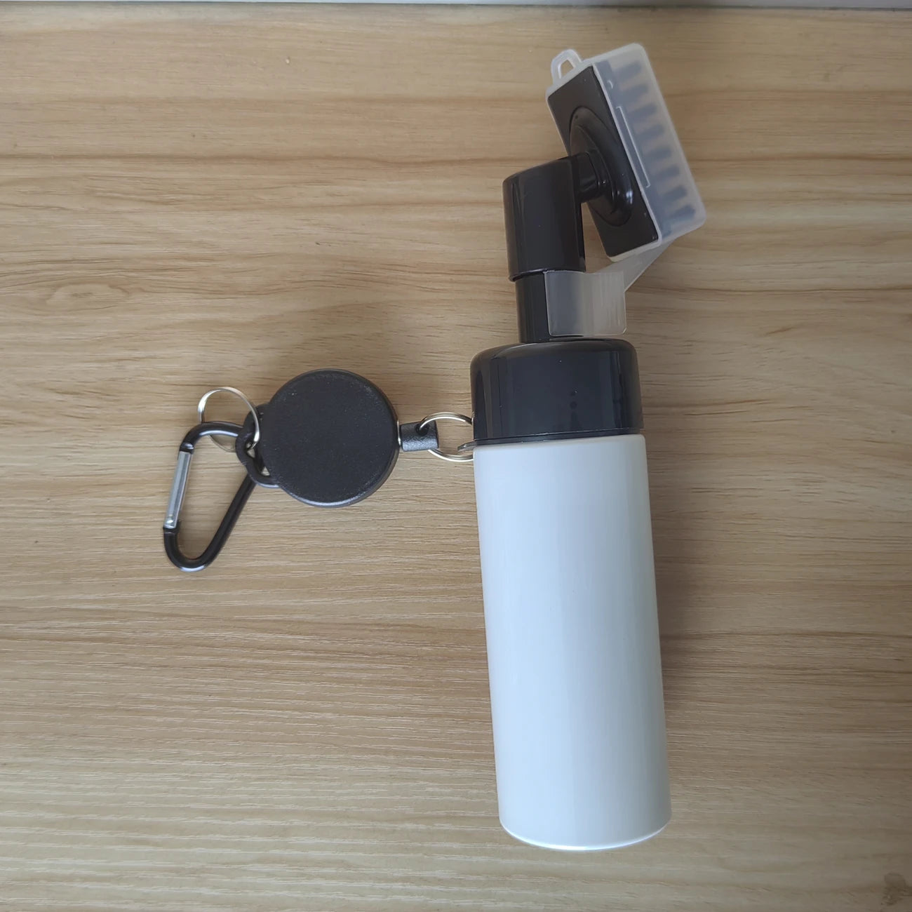 Brosse de Nettoyage de Clubs de Golf – Compacte, avec Clip et Réservoir d’Eau Intégré