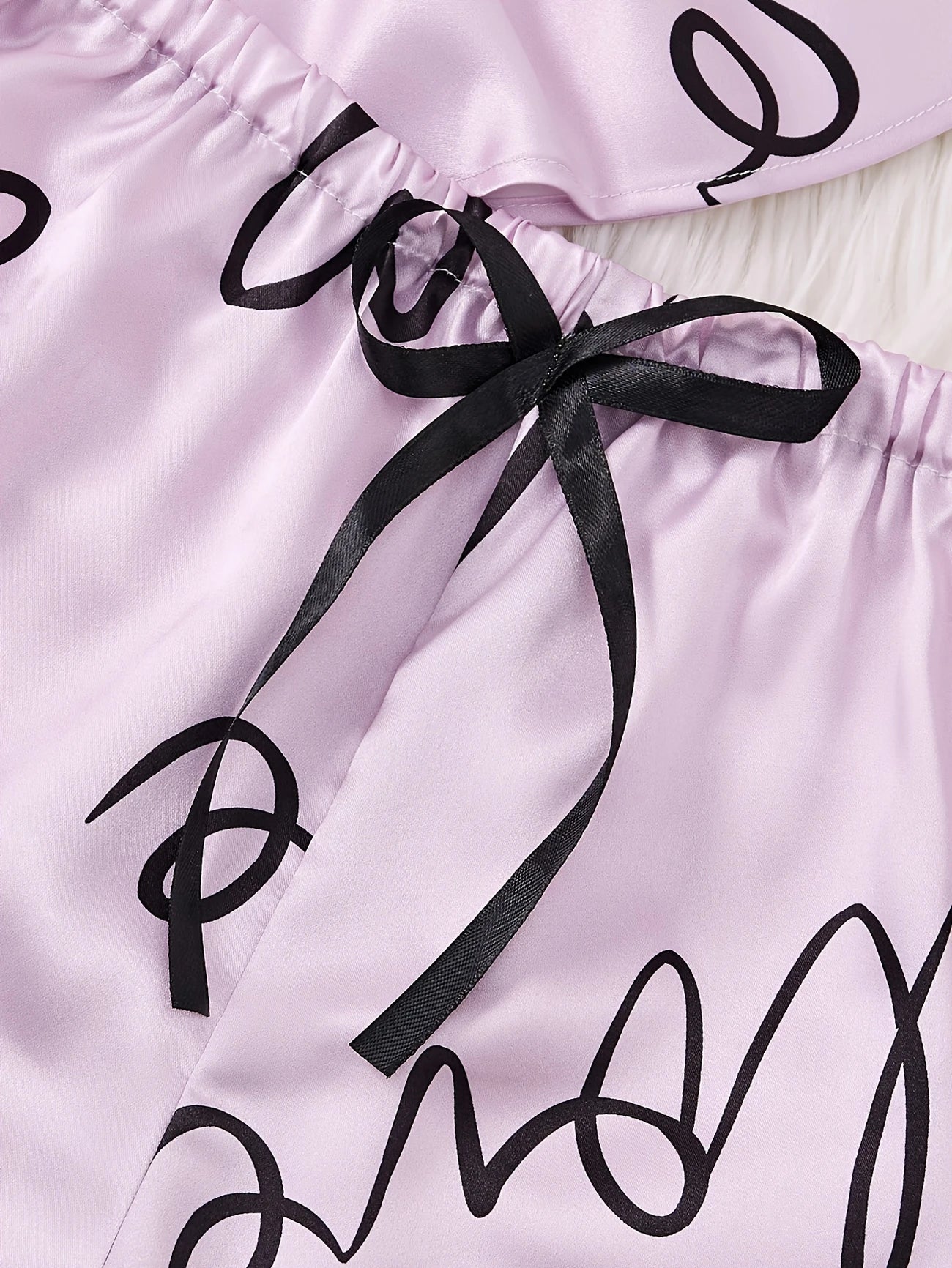 Pyjama Femme Satin Sexy Imprimé Love – Ensemble 2 Pièces avec Dentelle Noire