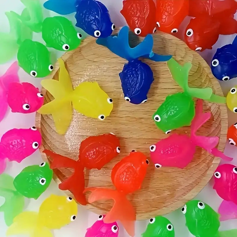 Lot de 12 Mini Poissons en Plastique Souple – Jouets de Bain ou de Piscine pour Enfants (Couleurs Aléatoires)