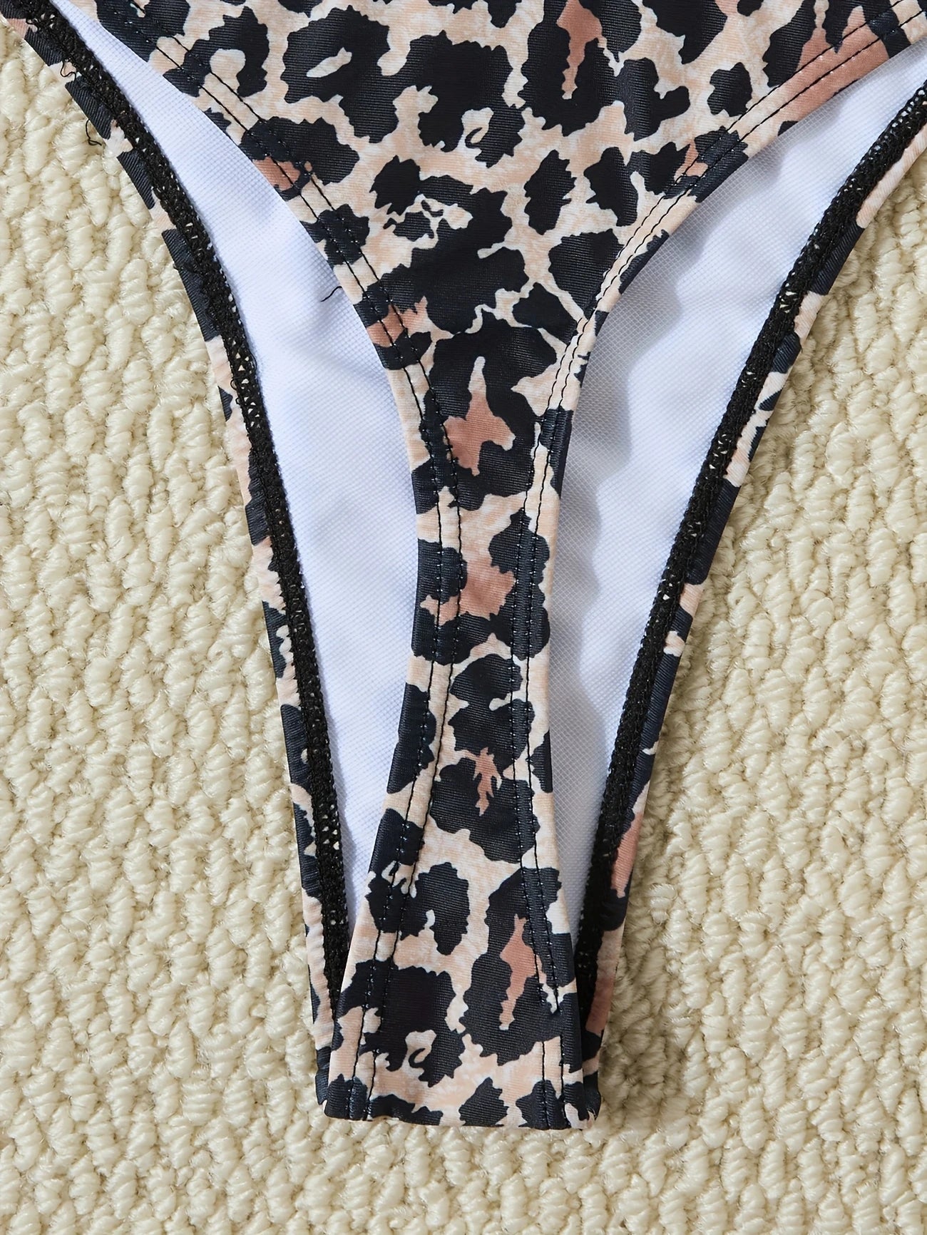 Haut de Bikini Femme Triangle – Imprimé Léopard, Style Sauvage & Bretelles à Nouer