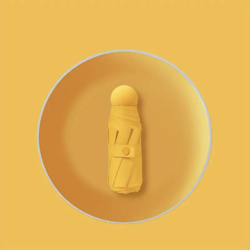 Parapluie pliable jaune avec étui  Compact, léger et 100 % imperméable