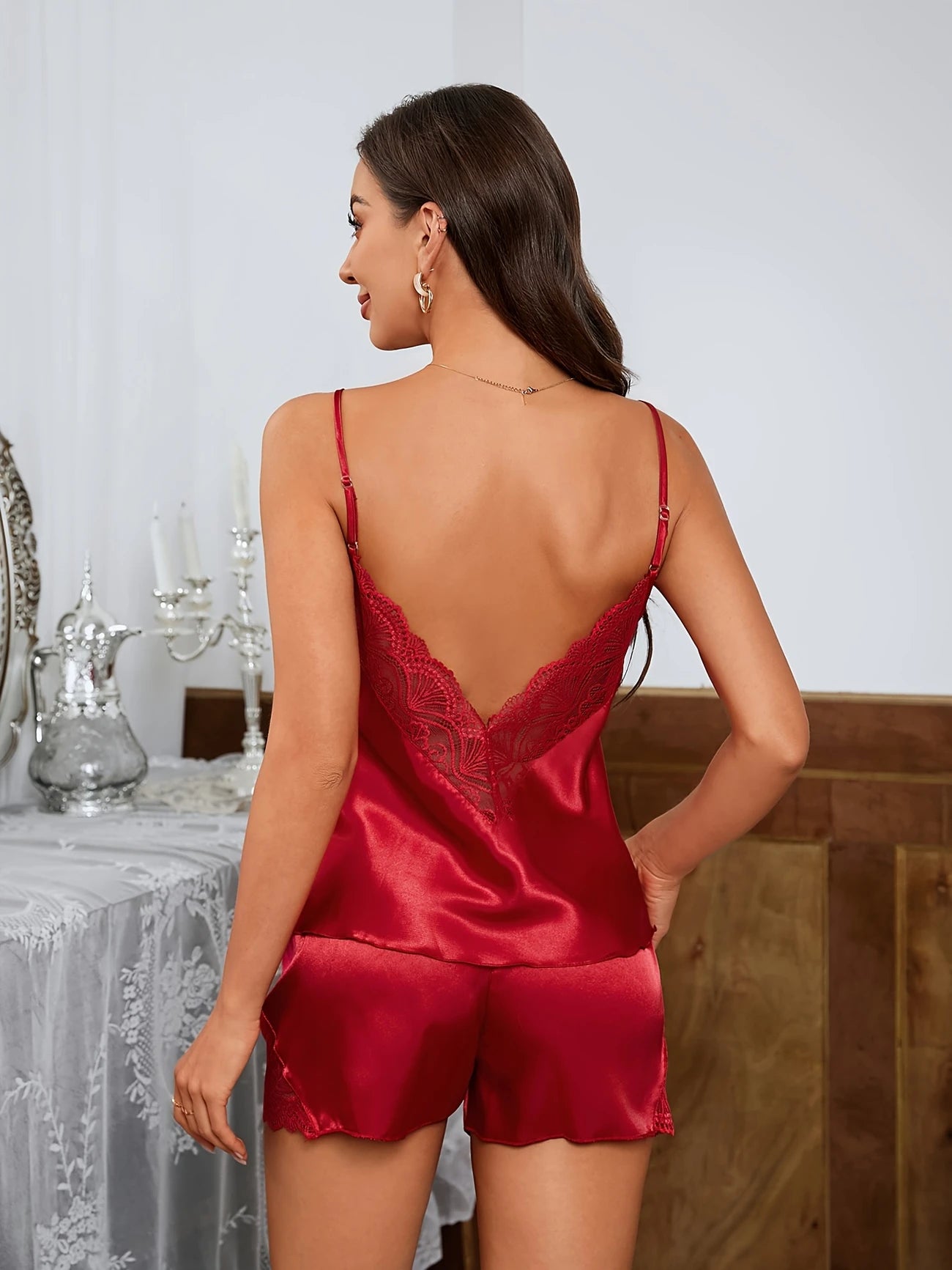 Pyjama Sexy Femme en Satin – Ensemble Lingerie de Nuit 2 Pièces avec Débardeur à Bretelles et Short Dentelle