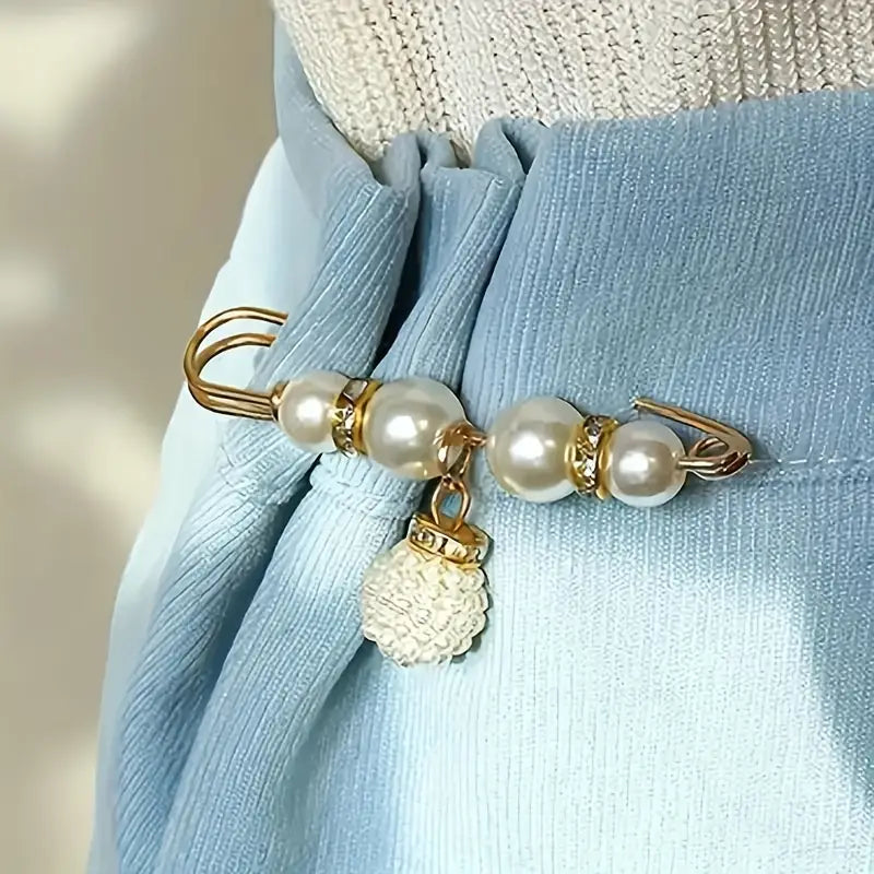 Épingle femme décorative dorée avec perles élégantes – Accessoire chic pour manteau et robe