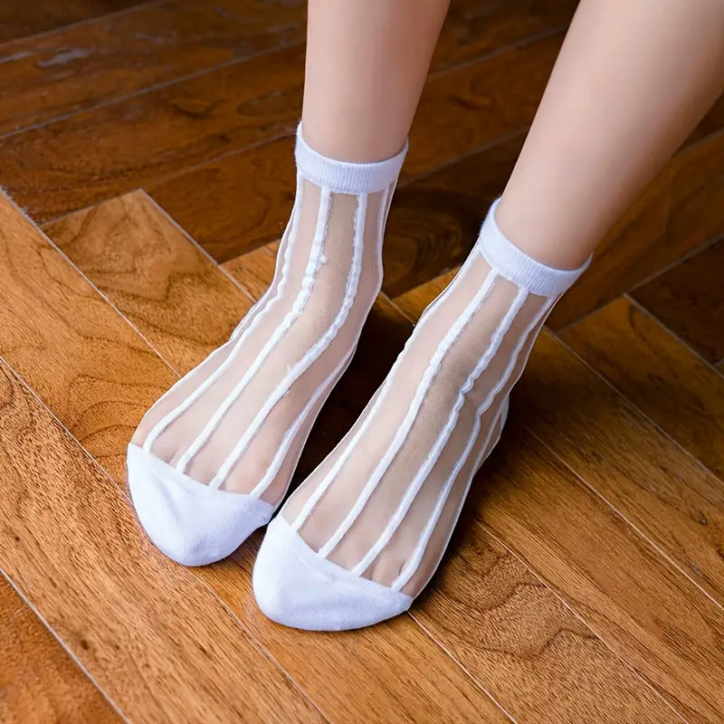 Lot de 4 Paires de Chaussettes Transparentes Motifs Cœurs et Rayures – Élégantes & Respirantes pour Femme