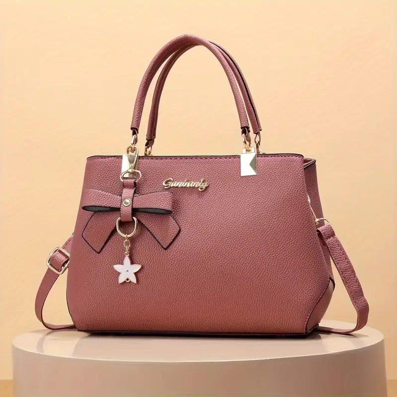 Sac Cabas Femme Élégant en Simili Cuir Bordeaux avec Nœud et Breloque – Mode Chic et Pratique