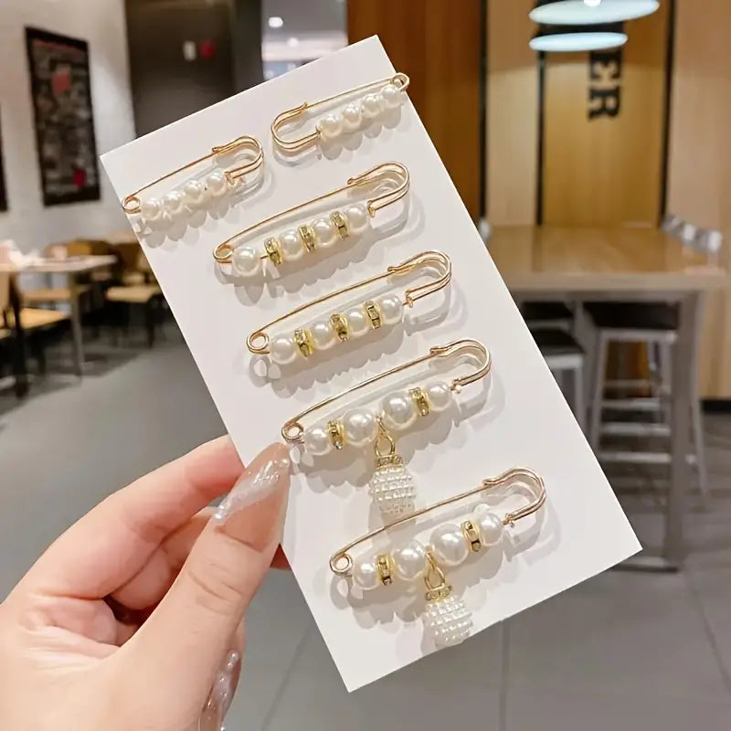 Épingle femme décorative dorée avec perles élégantes – Accessoire chic pour manteau et robe