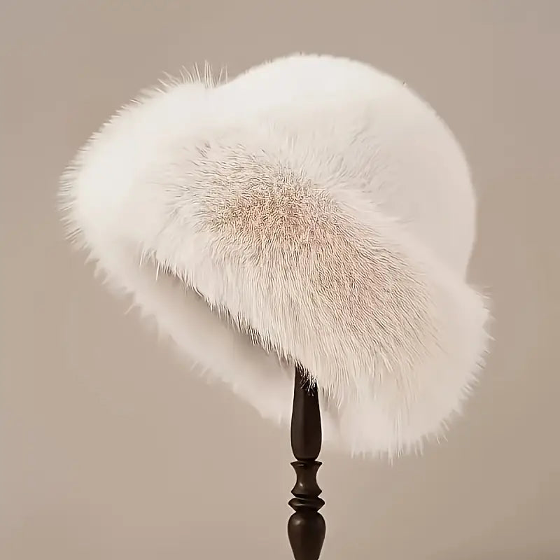Chapeau femme hiver blanc en fausse fourrure – Élégance chic et chaleur assurée