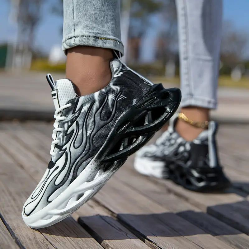 Baskets femme noires et blanches à motif flamme – Chaussures de sport tendance, respirantes et confortables