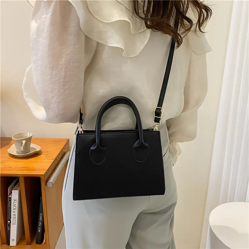 Sac Porté Épaule Femme Noir Minimaliste avec Bandoulière Réglable – Élégant et Moderne
