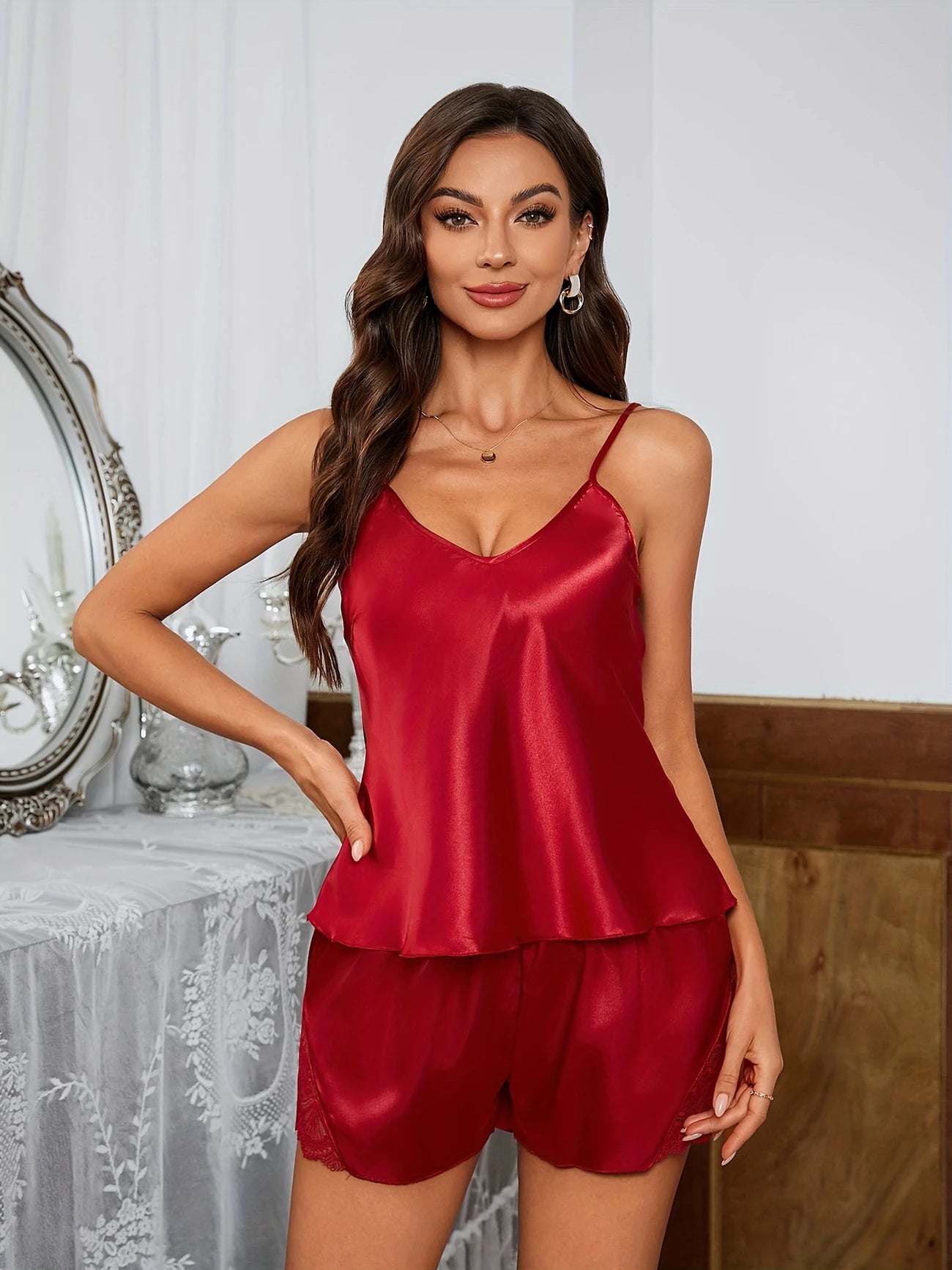 Pyjama Sexy Femme en Satin – Ensemble Lingerie de Nuit 2 Pièces avec Débardeur à Bretelles et Short Dentelle