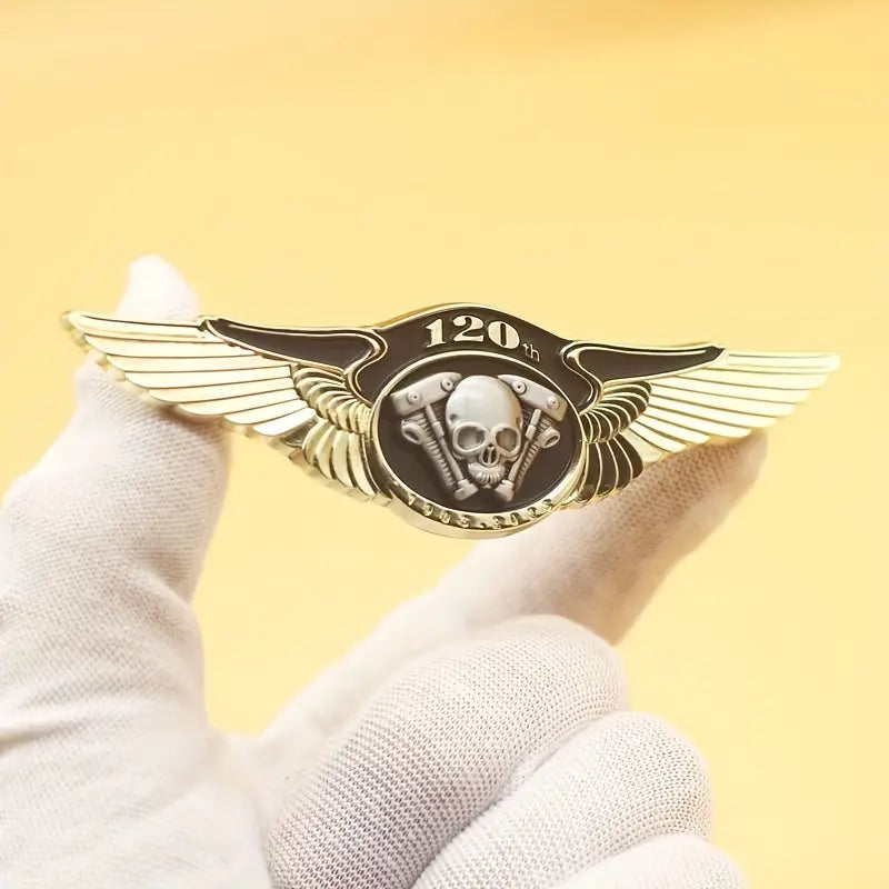ins moto biker ailé crâne vintage – Broche métallique 120th anniversaire