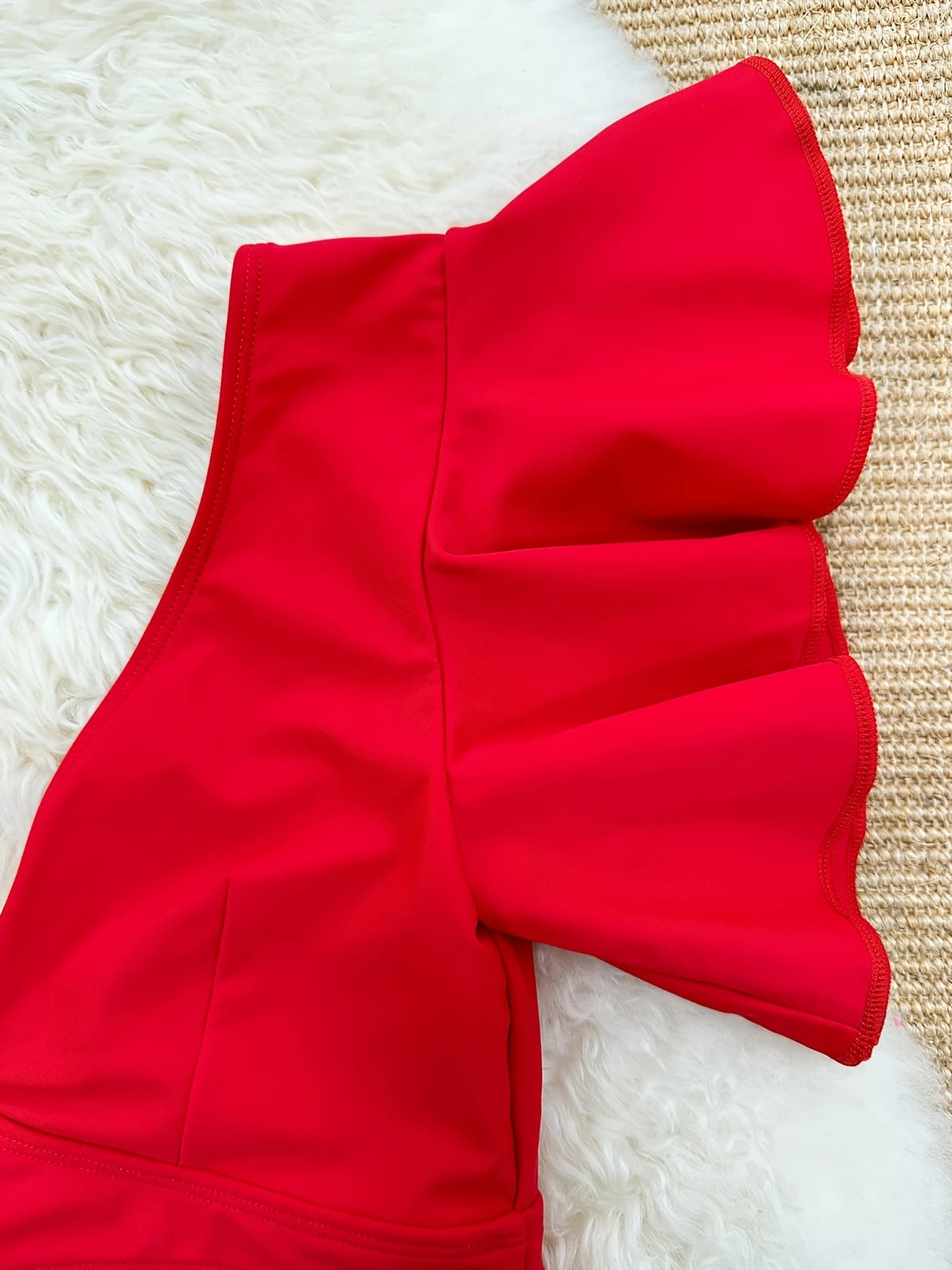 Maillot de Bain Rouge Femme Deux Pièces – Haut Volants & Culotte Découpée Sexy
